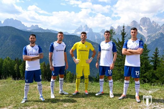 La nuova maglia della Lazio La nuova maglia della Lazio