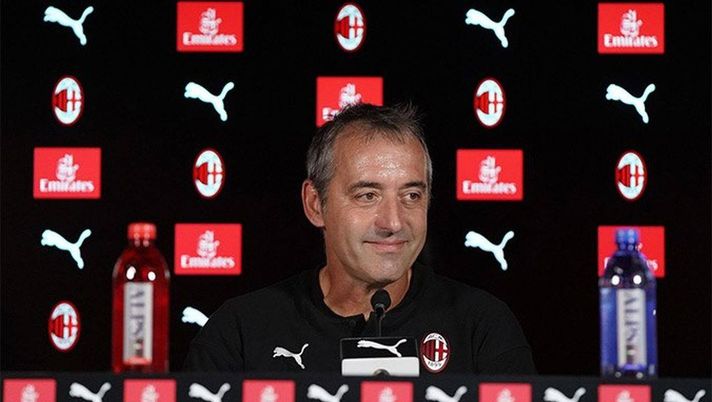Marco Giampaolo, tecnico del Milan, in conferenza stampa a Milanello (credits: acmilan.com) 