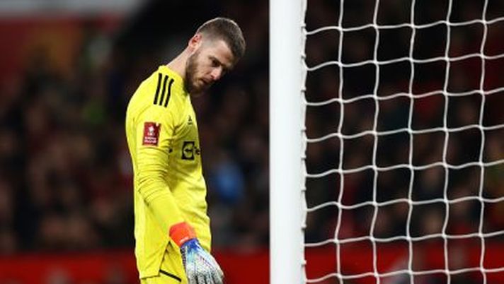 MANCHESTER, ENGLAND - JANUARY 06: David De Gea of Manchester United reacts following Everton's first goal, scored by Conor Coady of Everton (not pictured) during the Emirates FA Cup Third Round match between Manchester United and Everton at Old Trafford on January 06, 2023 in Manchester, England. (Photo by Naomi Baker/Getty Images) Roy Keane umilia De Gea dopo l’errore: “Ha forse bevuto troppi drink?” - immagine 1