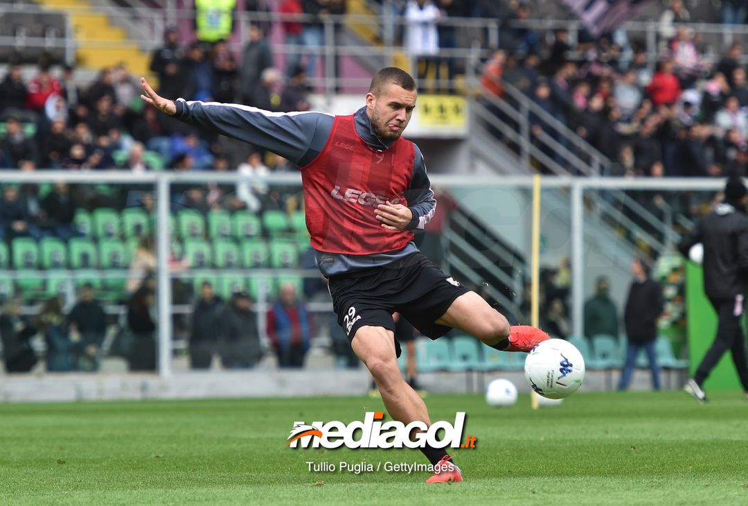  PALERMO, ITALY - MARCH 28: George Puscas of Palermo in action during a training session at Stadio Renzo Barbera on March 28, 2019 in Palermo, Italy. (Photo by Tullio M. Puglia/Getty Images) 