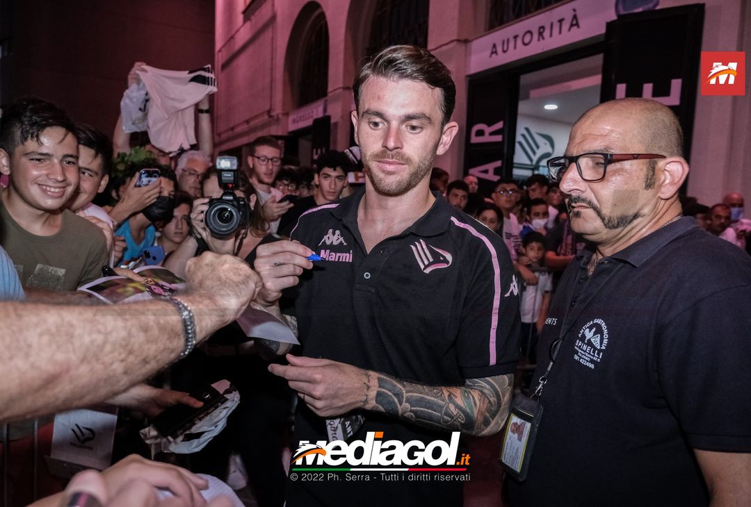 FOTO RITIRO PALERMO, Brunori e l’incontro con i tifosi al Barbera (Gallery)- immagine 1