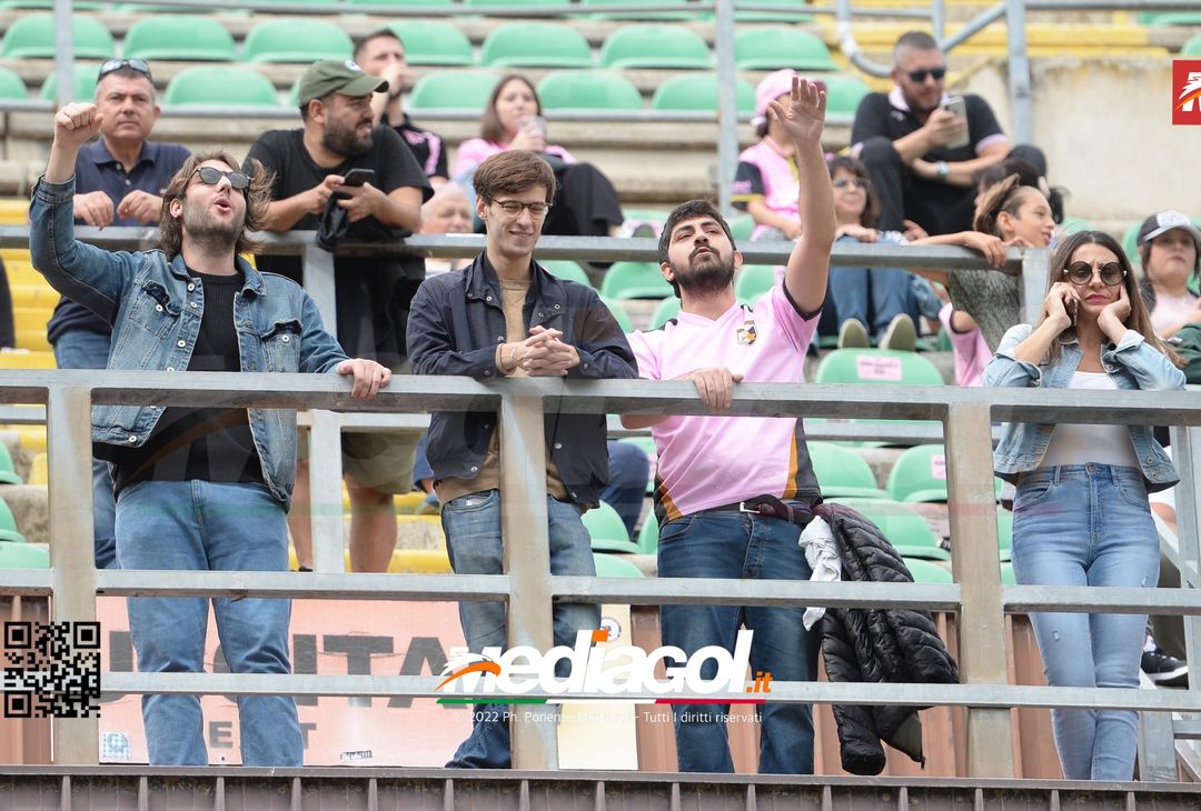 FOTOTIFO Palermo-Pisa 3-3, i tifosi allo Stadio “Renzo Barbera” (Gallery) - immagine 29