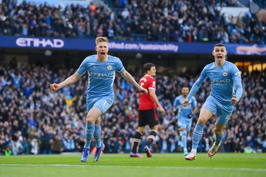 (Photo by Michael Regan/Getty Images) De Bruyne e i derby di Manchester: 6 vittorie, 3 gol, 1 Man of the Match…- immagine 2