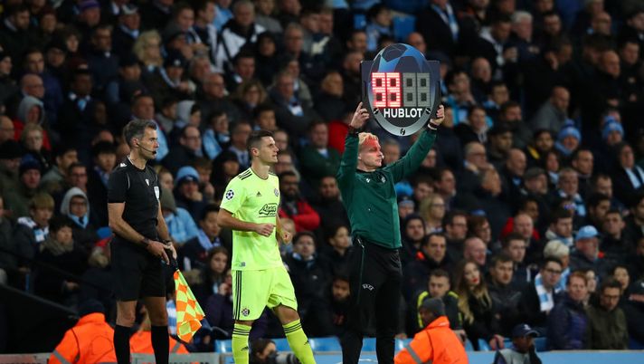 MANCHESTER, ENGLAND - OCTOBER 01: Amer Gojak of GNK Dinamo Zagreb comes on for Mislav Orsic (not pictured) of GNK Dinamo Zagreb during the UEFA Champions League group C match between Manchester City and Dinamo Zagreb at Etihad Stadium on October 01, 2019 in Manchester, United Kingdom. (Photo by Clive Brunskill/Getty Images) MANCHESTER, ENGLAND - OCTOBER 01: Amer Gojak of GNK Dinamo Zagreb comes on for Mislav Orsic (not pictured) of GNK Dinamo Zagreb during the UEFA Champions League group C match between Manchester City and Dinamo Zagreb at Etihad Stadium on October 01, 2019 in Manchester, United Kingdom. (Photo by Clive Brunskill/Getty Images)