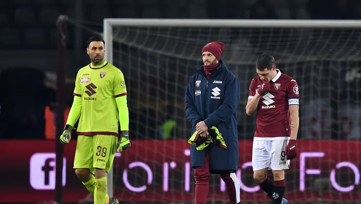 TURIN, ITALY - JANUARY 25:  Salvatore Sirigu (L) and Andrea Belotti of Torino FC look dejected at the end of the Serie A match between Torino FC and  Atalanta BC at Stadio Olimpico di Torino on January 25, 2020 in Turin, Italy.  (Photo by Valerio Pennicino/Getty Images)