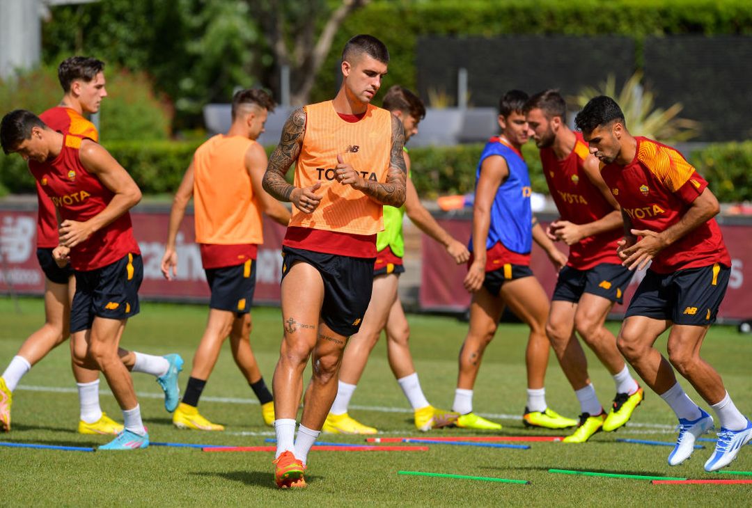 Trigoria, Roma In Campo Per Preparare La Sfida Con La Cremonese – FOTO ...