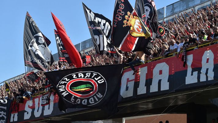 FOGGIA, ITALY - APRIL 21: Fans of Foggia Calcio 1920 during the serie B match between Foggia Calcio and Bari FC at Stadio Pino Zaccheria on April 21, 2018 in Foggia, Italy. (Photo by Giuseppe Bellini/Getty Images) FOGGIA, ITALY - APRIL 21: Fans of Foggia Calcio 1920 during the serie B match between Foggia Calcio and Bari FC at Stadio Pino Zaccheria on April 21, 2018 in Foggia, Italy. (Photo by Giuseppe Bellini/Getty Images)