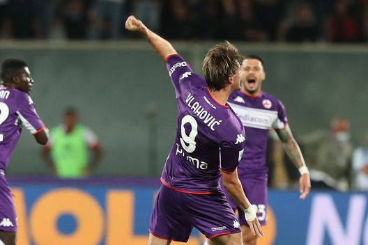 FLORENCE, ITALY - AUGUST 28: Dusan Vlahovic of ACF Fiorentina celebrates after scoring a goal during the Serie A match between ACF Fiorentina and Torino FC at Stadio Artemio Franchi on August 28, 2021 in Florence,Italy . (Photo by Gabriele Maltinti/Getty Images) FLORENCE, ITALY - AUGUST 28: Dusan Vlahovic of ACF Fiorentina celebrates after scoring a goal during the Serie A match between ACF Fiorentina and Torino FC at Stadio Artemio Franchi on August 28, 2021 in Florence,Italy . (Photo by Gabriele Maltinti/Getty Images)