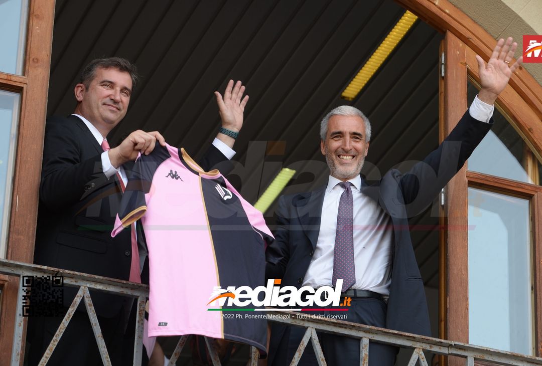 FOTO PALERMO AL CITY GROUP: MIRRI, SORIANO E L’ABBRACCIO DEI TIFOSI (GALLERY)- immagine 1