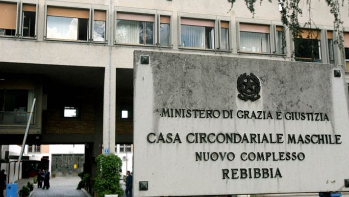 Derby della Capitale, il carcere di Rebibbia fa vivere le emozioni della stracittadina ai propri detenuti Derby della Capitale, il carcere di Rebibbia fa vivere le emozioni della stracittadina ai propri detenuti - immagine 1