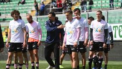 Palermo, i rosa nel riscaldamento con una maglia speciale dedicata all’Autismo