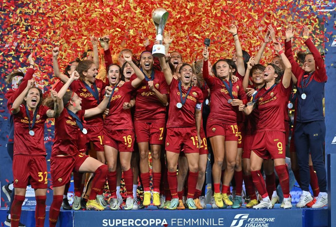 La Roma Femminile vince la Supercoppa: le immagini della festa – FOTO GALLERY - immagine 2