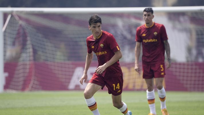 ALBUFEIRA, PORTUGAL - JULY 13: AS Roma player Eldor Shomurodov during the Pre-season Friendly match between Sunderland AFC and AS Roma at Albufeira Muncipal Stadium on July 13, 2022 in Albufeira, Portugal. (Photo by Luciano Rossi/AS Roma via Getty Images) Carlino – Shomurodov si riavvicina - immagine 1