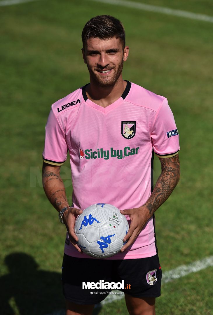  PALERMO, ITALY - SEPTEMBER 04:  Gaetano Monachello poses during his presentation as a new player of US Citta' di Palermo at Carmelo Onorato sport center on September 4, 2017 in Palermo, Italy.  (Photo by Tullio M. Puglia/Getty Images) 