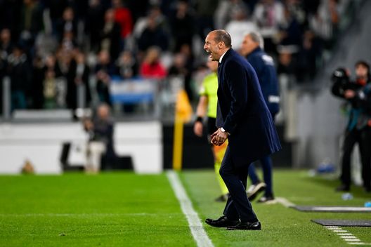 (Photo by Daniele Badolato - Juventus FC/Juventus FC via Getty Images) Juve, guarda che ti passa- immagine 2