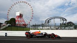 F1 GP Giappone, vola Verstappen in pole position: Leclerc e Sainz vicinissimi