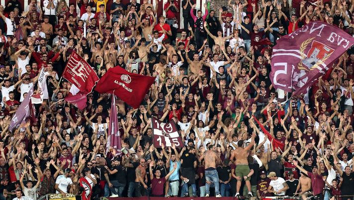 LIVORNO, ITALY - OCTOBER 26: Fans of AS Livorno Calcio during the Serie B match between AS Livorno and Pisa SC at Stadio Armando Picchi on October 26, 2019 in Livorno, Italy. (Photo by Gabriele Maltinti/Getty Images) LIVORNO, ITALY - OCTOBER 26: Fans of AS Livorno Calcio during the Serie B match between AS Livorno and Pisa SC at Stadio Armando Picchi on October 26, 2019 in Livorno, Italy. (Photo by Gabriele Maltinti/Getty Images)