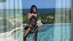 Michelle Sander, l’ultimo scatto è da urlo: topless allo specchio, fan in delirio