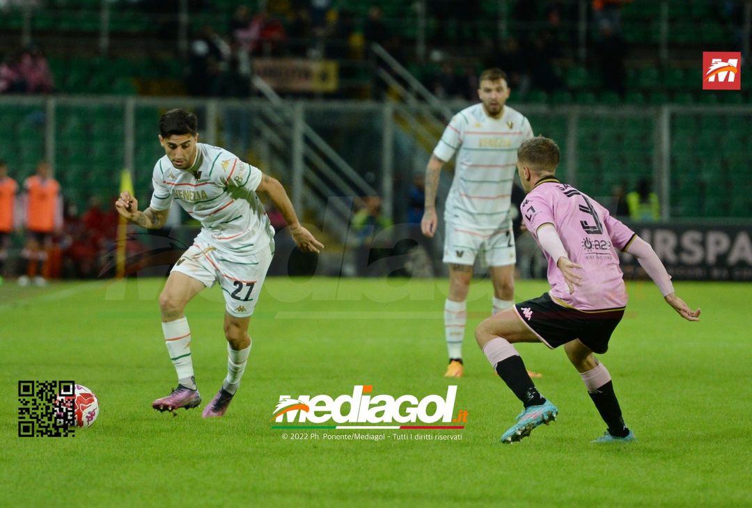 FOTO Palermo-Venezia 0-1, 14ª giornata di Serie B 2022-2023 (Gallery) - immagine 54