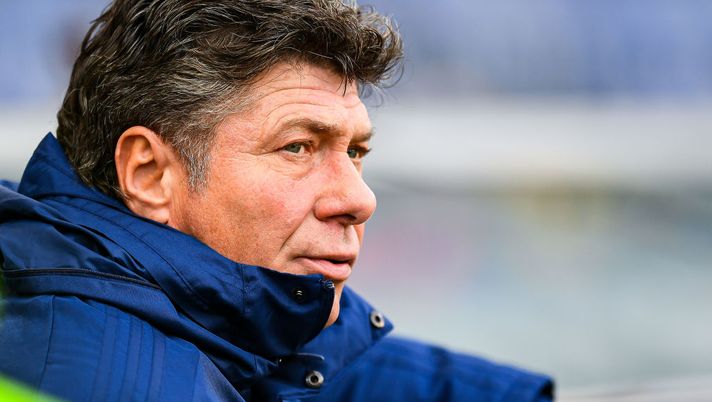 GENOA, ITALY - JANUARY 06: Walter Mazzarri head coach of Cagliari looks on before the Serie A match between UC Sampdoria and Cagliari Calcio at Stadio Luigi Ferraris on January 6, 2022 in Genoa, Italy. (Photo by Getty Images) Cagliari, Mazzarri: “Domani sana paura, i ragazzi faranno una partita gagliarda” - immagine 1