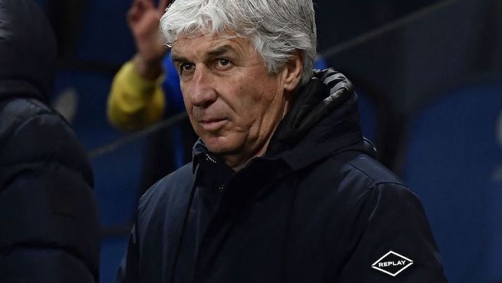 Atalanta's Italian coach Gian Piero Gasperini looks on during the UEFA Europa League play-off football match between Atalanta and Olympiakos on February 17, 2022 at the Gewiss Stadium in Bergamo. (Photo by Filippo MONTEFORTE / AFP) (Photo by FILIPPO MONTEFORTE/AFP via Getty Images) Gasperini: “Avrei voluto far fare uno spezzone a Zapata, è guarito. Ilicic…” - immagine 1