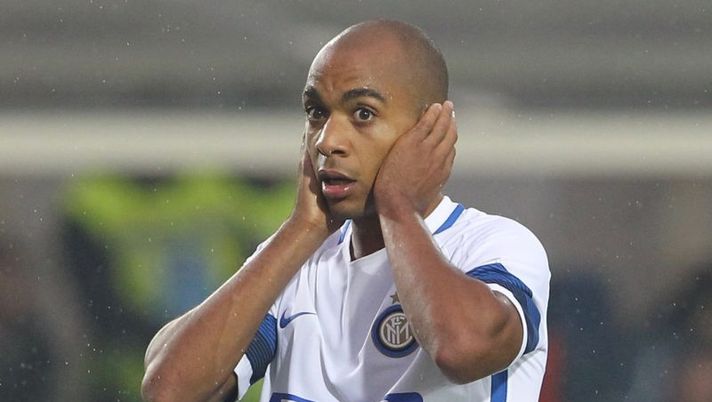 BERGAMO, ITALY - OCTOBER 23: Joao Mario of FC Internazionale Milano reacts to a missed chance during the Serie A match between Atalanta BC and FC Internazionale at Stadio Atleti Azzurri d'Italia on October 23, 2016 in Bergamo, Italy. (Photo by Marco Luzzani/Getty Images) I VOTI CHE VERRANNO – Le previsioni dei possibili voti, partita per partita - immagine 1