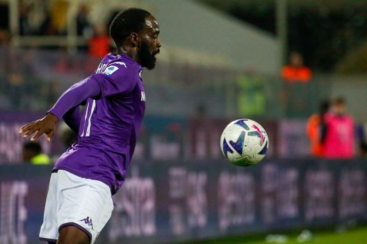 GERMOGLI PH: 9 NOVEMBRE 2022 FIRENZE STADIO ARTEMIO FRANCHI SERIE A FIORENTINA VS SALERNITANA NELLA FOTO IKONE' Dodo-Ikone: operazione rilancio. Scontro con Theo Hernandez e Leao- immagine 2