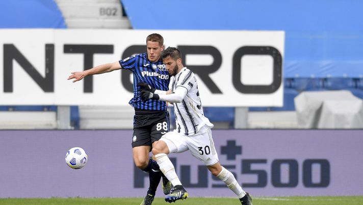 BERGAMO, ITALY - APRIL 18: Juventus player Rodrigo Bentancur during the Serie A match between Atalanta BC and Juventus at Gewiss Stadium on April 18, 2021 in Bergamo, Italy. Sporting stadiums around Italy remain under strict restrictions due to the Coronavirus Pandemic as Government social distancing laws prohibit fans inside venues resulting in games being played behind closed doors. (Photo by Daniele Badolato - Juventus FC/Juventus FC via Getty Images) Verso Atalanta-Juventus: i precedenti tra i due club - immagine 1