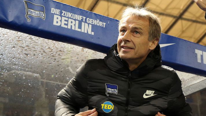 BERLIN, GERMANY - DECEMBER 21: Head coach Juergen Klinsmann of Berlin looks on prior to the Bundesliga match between Hertha BSC and Borussia Moenchengladbach at Olympiastadion on December 21, 2019 in Berlin, Germany. (Photo by Matthias Kern/Bongarts/Getty Images) BERLIN, GERMANY - DECEMBER 21: Head coach Juergen Klinsmann of Berlin looks on prior to the Bundesliga match between Hertha BSC and Borussia Moenchengladbach at Olympiastadion on December 21, 2019 in Berlin, Germany. (Photo by Matthias Kern/Bongarts/Getty Images)