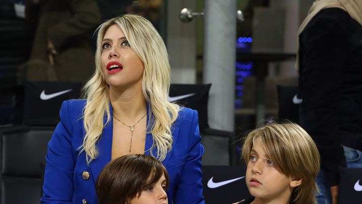 MILAN, ITALY - OCTOBER 21:  Wanda Nara attends the Serie A match between FC Internazionale and AC Milan at Stadio Giuseppe Meazza on October 21, 2018 in Milan, Italy.  (Photo by Marco Luzzani - Inter/FC Internazionale via Getty Images) 