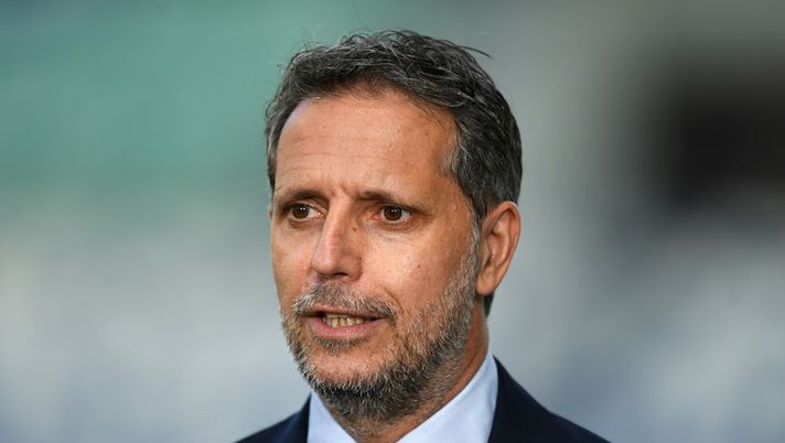 REGGIO NELL'EMILIA, ITALY - MAY 12: Fabio Paratici, Chief Football Officer at Juventus speaks during a media Interview prior to the Serie A match between US Sassuolo and Juventus at Mapei Stadium - Città del Tricolore on May 12, 2021 in Reggio nell'Emilia, Italy. Sporting stadiums around Italy remain under strict restrictions due to the Coronavirus Pandemic as Government social distancing laws prohibit fans inside venues resulting in games being played behind closed doors. (Photo by Alessandro Sabattini/Getty Images) Di Marzio: “Blitz di Paratici: vede la Roma per un difensore e su Zaniolo…” - immagine 1