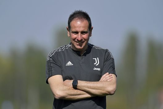 VINOVO, ITALY - APRIL 14: Juventus Under 23 head coach Lamberto Zauli during a Juventus U23 Training Session at Juventus Center Vinovo on April 14, 2022 in Vinovo, Italy. (Photo by Filippo Alfero - Juventus FC/Juventus FC via Getty Images) Palermo