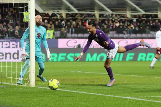 FLORENCE, ITALY - JANUARY 21: Nicolas Gonzalez of ACF Fiorentina in action during the Serie A match between ACF Fiorentina and Torino FC at Stadio Artemio Franchi on January 21, 2023 in Florence, Italy. (Photo by Gabriele Maltinti/Getty Images) Formazioni ufficiali: Out Biraghi, ecco la scelta su Amrabat di Italiano- immagine 2