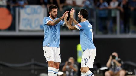 ROME, ITALY - SEPTEMBER 19: Danilo Cataldi of SS Lazio celebrates with Luis Alberto after scoring their side's second goal during the Serie A match between SS Lazio and Cagliari Calcio at Stadio Olimpico on September 19, 2021 in Rome, Italy. (Photo by Paolo Bruno/Getty Images) ROME, ITALY - SEPTEMBER 19: Danilo Cataldi of SS Lazio celebrates with Luis Alberto after scoring their side's second goal during the Serie A match between SS Lazio and Cagliari Calcio at Stadio Olimpico on September 19, 2021 in Rome, Italy. (Photo by Paolo Bruno/Getty Images)