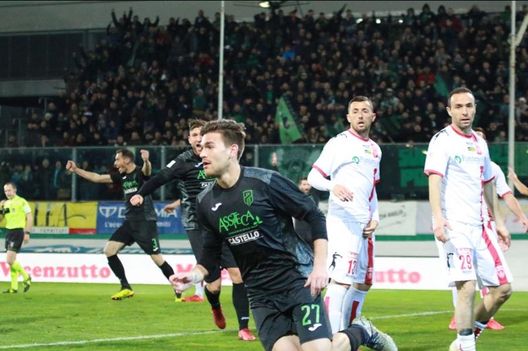 Leonardo Candellone, in gol con la maglia del Pordenone. Leonardo Candellone, in gol con la maglia del Pordenone.