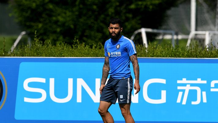 COMO, ITALY - MAY 16: Gabriel Barbosa Almeida of FC Internazionale in action during FC Internazionale training session at Suning Training Center at Appiano Gentile on May 16, 2017 in Como, Italy. (Photo by Claudio Villa - Inter/Inter via Getty Images) COMO, ITALY - MAY 16: Gabriel Barbosa Almeida of FC Internazionale in action during FC Internazionale training session at Suning Training Center at Appiano Gentile on May 16, 2017 in Como, Italy. (Photo by Claudio Villa - Inter/Inter via Getty Images)