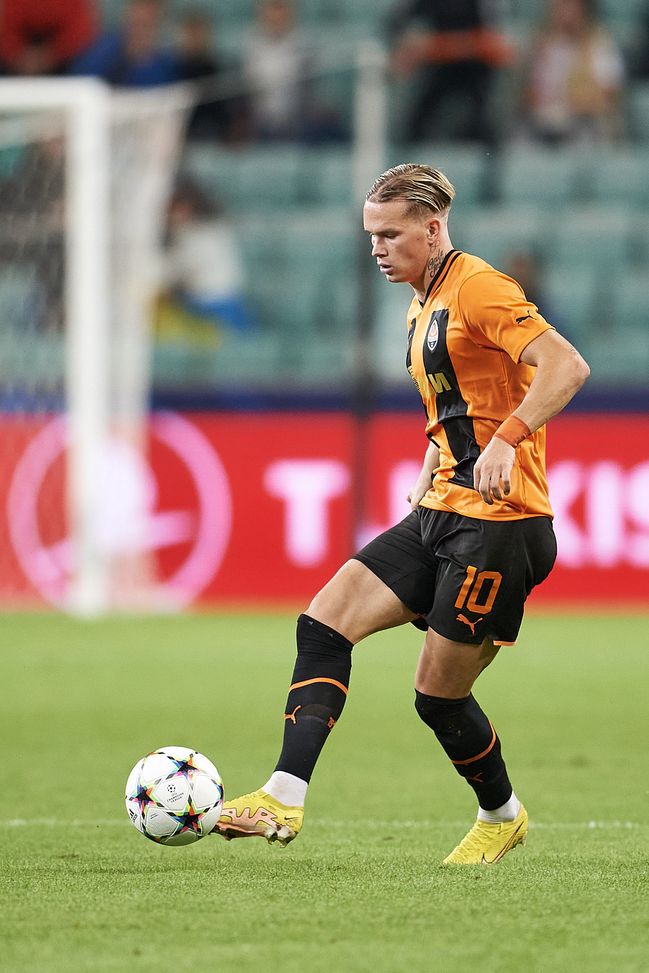 (Photo by Adam Nurkiewicz/Getty Images) Chelsea, ecco Mudryk: Lucescu “E’ una copia di Mbappé”- immagine 3