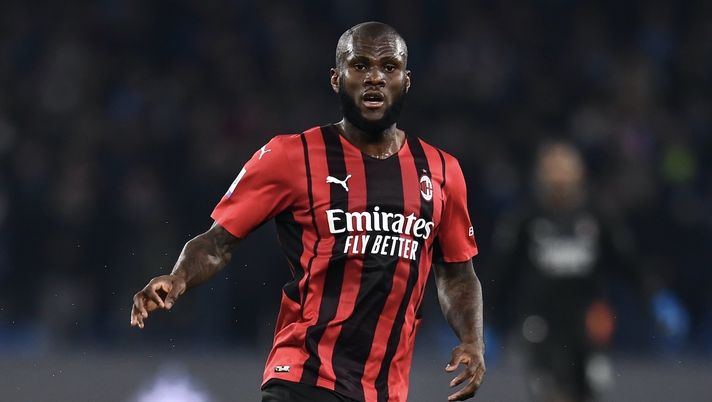 Franck Kessié (centrocampista AC Milan) qui durante Napoli-Milan 0-1 (Serie A 2021-2022) | News (Getty Images) Franck Kessié AC Milan Napoli-Milan 0-1 Serie A 2021-2022