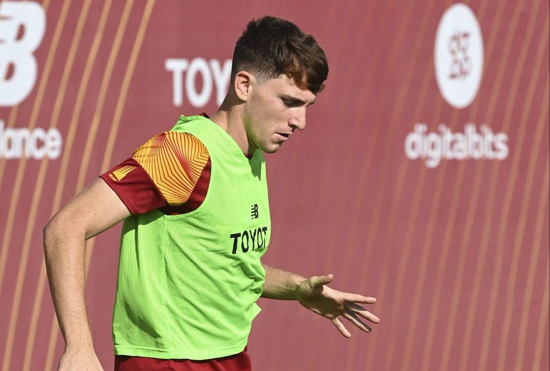 Trigoria, ripresa in vista del Betis: Karsdorp con il gruppo – FOTO GALLERY - immagine 48