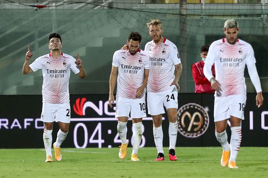 CROTONE, ITALY - SEPTEMBER 27: Brahim Diaz of Milan celebrateshis team's second goal during the Serie A match between FC Crotone and AC Milan at Stadio Comunale Ezio Scida on September 27, 2020 in Crotone, Italy. (Photo by Maurizio Lagana/Getty Images) CROTONE, ITALY - SEPTEMBER 27: Brahim Diaz of Milan celebrateshis team's second goal during the Serie A match between FC Crotone and AC Milan at Stadio Comunale Ezio Scida on September 27, 2020 in Crotone, Italy. (Photo by Maurizio Lagana/Getty Images)