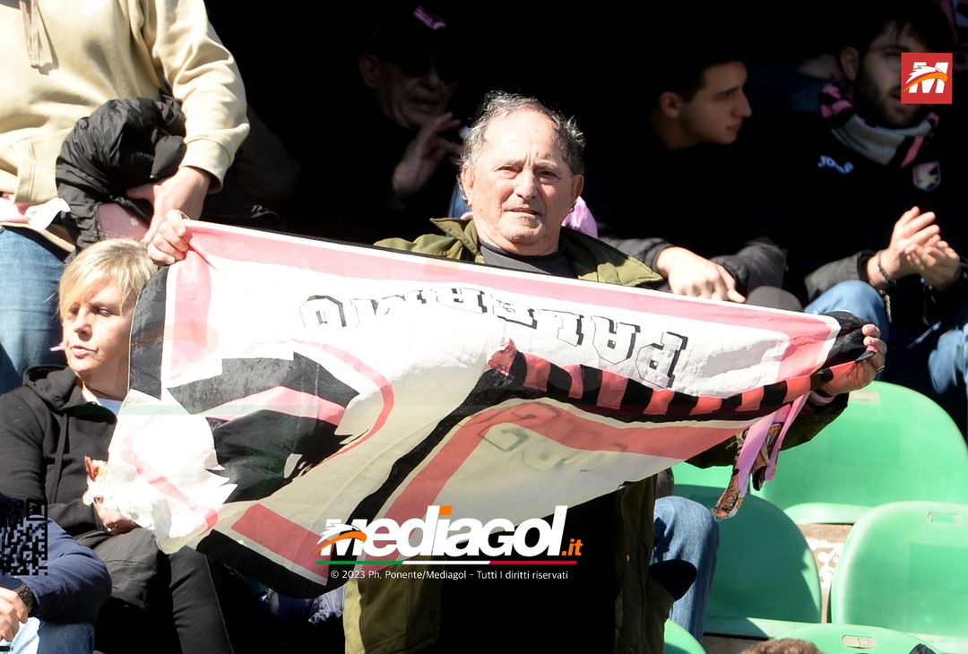 FOTOTIFO Palermo-Frosinone 1-1, i tifosi allo Stadio “Renzo Barbera” (Gallery) - immagine 76