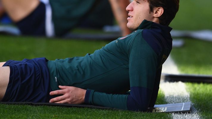 FLORENCE, ITALY - OCTOBER 05: Federico Chiesa looks on during an Italy training session at Centro Tecnico Federale di Coverciano on October 05, 2020 in Florence, Italy. (Photo by Claudio Villa/Getty Images) FLORENCE, ITALY - OCTOBER 05: Federico Chiesa looks on during an Italy training session at Centro Tecnico Federale di Coverciano on October 05, 2020 in Florence, Italy. (Photo by Claudio Villa/Getty Images)
