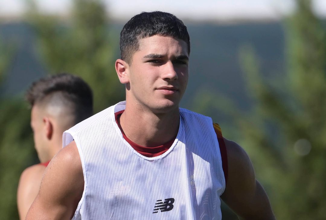 Ritiro Roma, allenamento pomeridiano: primo in gruppo per Dybala – FOTO GALLERY - immagine 50