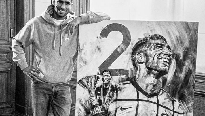 Hakimi non dimentica: commissionato quadro gigante dei suoi momenti all’Inter 