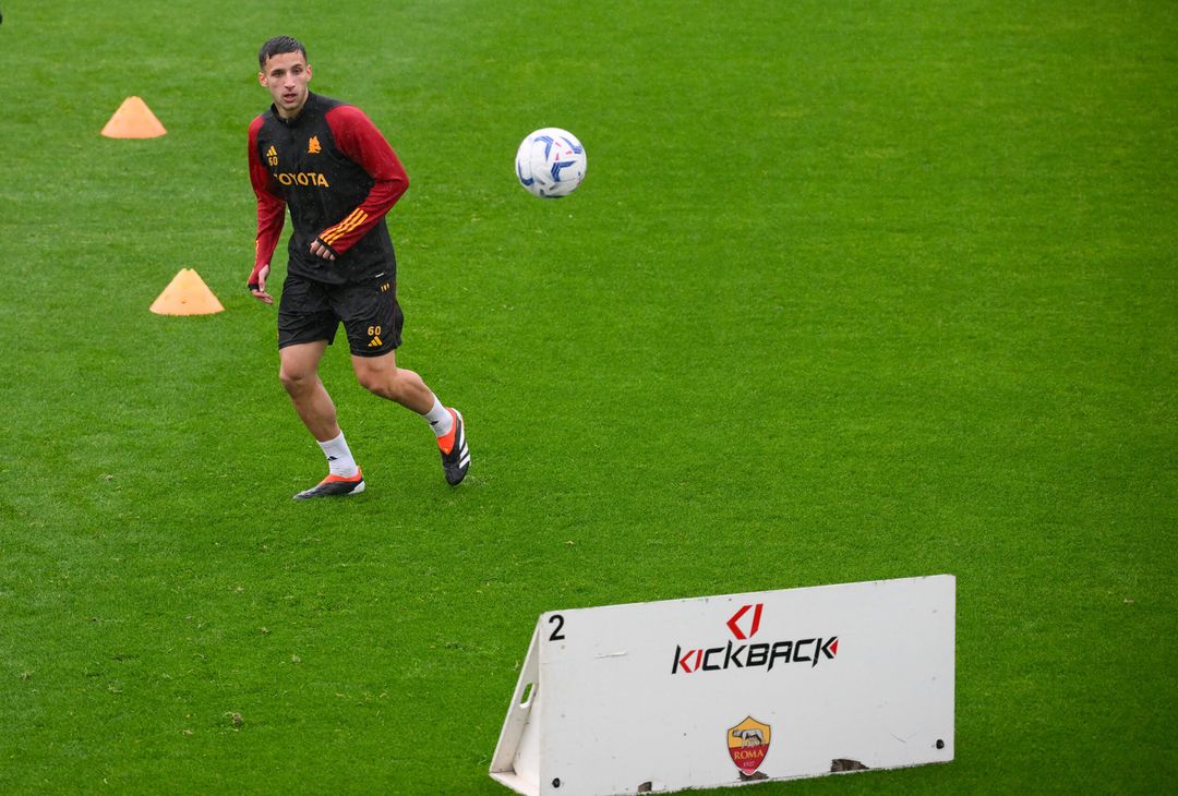 Roma, la ripresa degli allenamenti sotto la pioggia a Trigoria – FOTOGALLERY - immagine 56