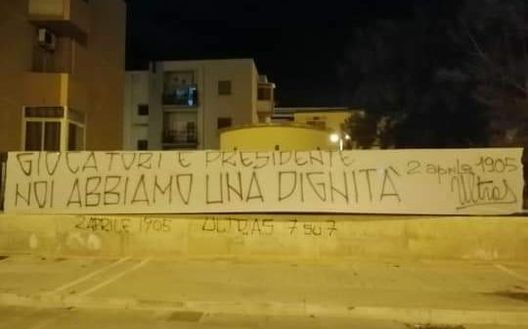 Ecco lo striscione... 