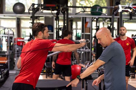 Getty Images Trigoria, Roma al lavoro in vista del Genoa: palestra per Vina e Zaniolo- immagine 2