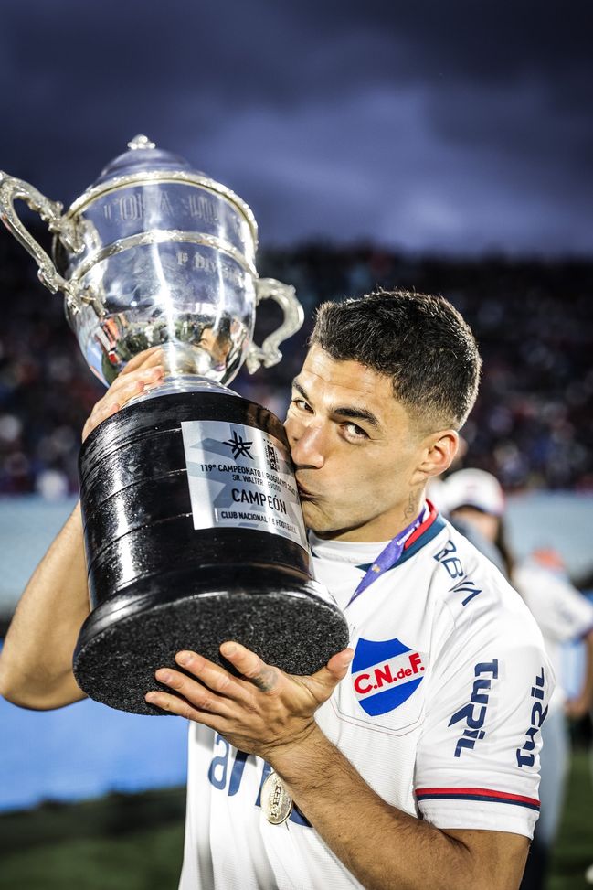Vince il derby e conquista il titolo: estasi Luis Suarez con il “suo” Nacional- immagine 2