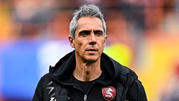 GENOA, ITALY - MARCH 05: Paulo Sousa head coach of Salernitana looks on prior to kick-off in the Serie A match between UC Sampdoria and Salernitana at Stadio Luigi Ferraris on March 5, 2023 in Genoa, Italy. (Photo by Simone Arveda/Getty Images) Sousa: “Piatek deve sbloccarsi, su Mazzocchi, Maggiore, Bohinen e le due punte…” - immagine 1