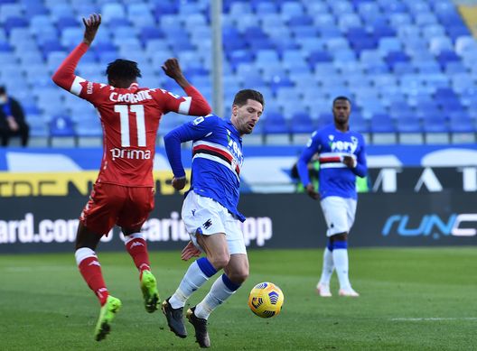  GENOA, ITALY FEBRUARY 14: Adrien Silva of UC Sampdoria opposite to Christian Kouamè of ACF Fiorentina during the Serie A match between UC Sampdoria and ACF Fiorentina- Serie A at Stadio Luigi Ferraris on February 14, 2021 in Genoa, Italy. (Photo by Paolo Rattini/Getty Images)t 